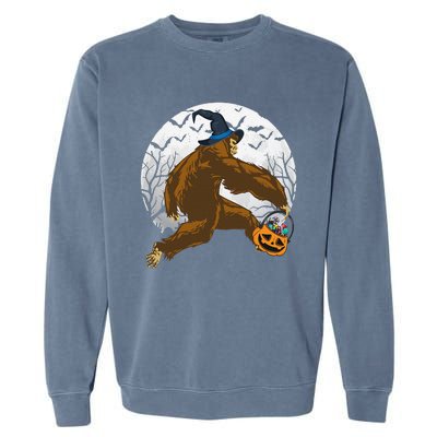 Bigfoot Witch Holding Halloween Pumpkin For Sasquatch Lovers Garment-Dyed Sweatshirt