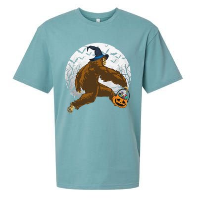 Bigfoot Witch Holding Halloween Pumpkin For Sasquatch Lovers Sueded Cloud Jersey T-Shirt