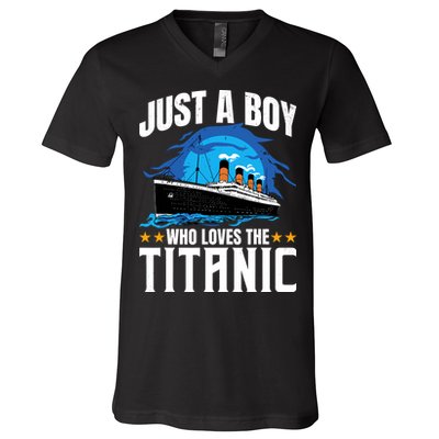 Boy Who Just Love The Rms Titanic V-Neck T-Shirt