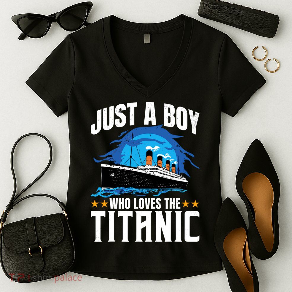 Boy Who Just Love The Rms Titanic Women's V-Neck T-Shirt