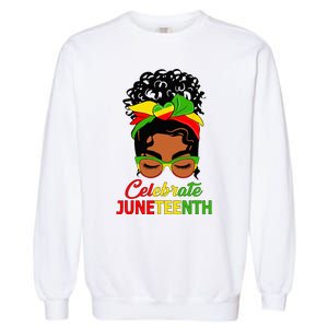 Black Wo Messy Bun Juneteenth Celebrate Indepedence Day Garment-Dyed Sweatshirt