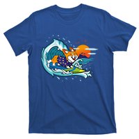 Big Wave Surfing Welsh Corgi Mom Dog Lover Beach Design Gift T-Shirt