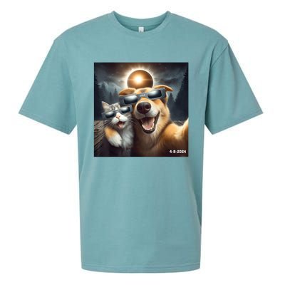 Cat And Dog Selfie With Solar 2024 Eclipse Wearing Glasses Sueded Cloud Jersey T-Shirt