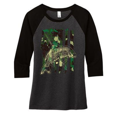 Camo American Flag Bowfishing Gift Bow Fishing Bow Fisher Women's Tri-Blend 3/4-Sleeve Raglan Shirt