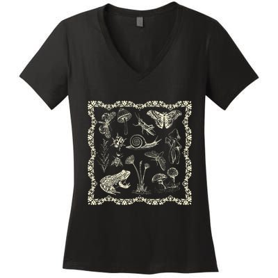 Cottagecore Aesthetic Frog And Mushroom Goblincore Women's V-Neck T-Shirt