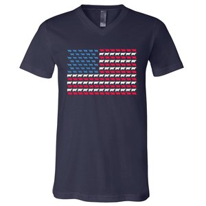 Cow American Flag Heifer US 4th Of July Farm Cattle USA Gift V-Neck T-Shirt