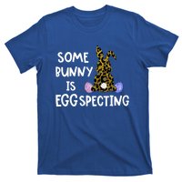 Cute Announcefunny Gift Easter Expecting Pregnant Mom Gift T-Shirt