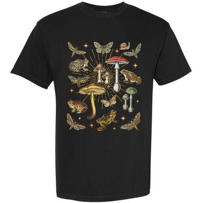 Cottagecore Aesthetic Mushroom Frog Butterfly Goblincore Garment-Dyed Heavyweight T-Shirt