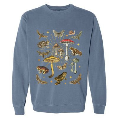 Cottagecore Aesthetic Mushroom Frog Butterfly Goblincore Garment-Dyed Sweatshirt