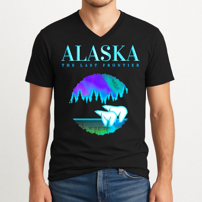 Cool Alaska Pair of Polar Bear with Aurora Snow Scene V-Neck T-Shirt