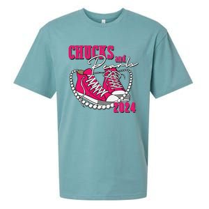 Chucks And Pearls Im With Her Kamala 2024 Sueded Cloud Jersey T-Shirt