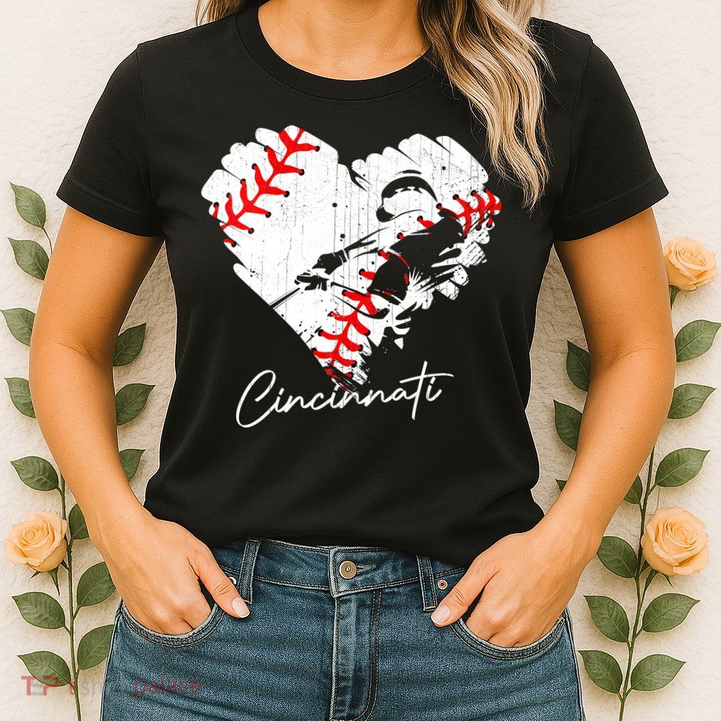 Cincinnati Baseball Heart Distressed Vintage Baseball Fans Womens T-Shirt