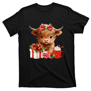 Cute Baby Highland Cow Merry Christmas Farmer Cow Xmas T-Shirt