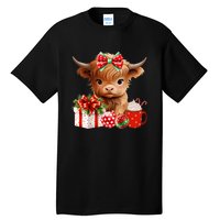 Cute Baby Highland Cow Merry Christmas Farmer Cow Xmas Tall T-Shirt