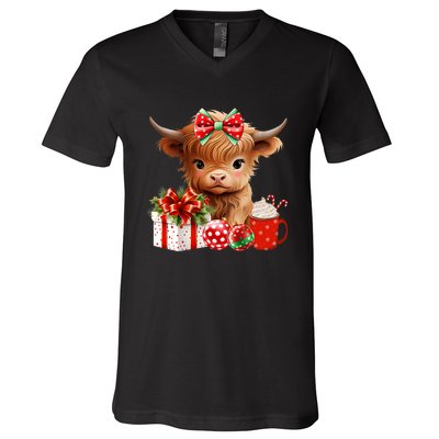 Cute Baby Highland Cow Merry Christmas Farmer Cow Xmas V-Neck T-Shirt