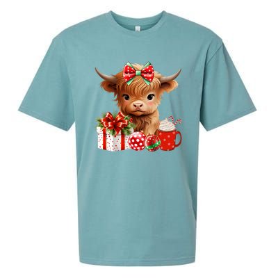 Cute Baby Highland Cow Merry Christmas Farmer Cow Xmas Sueded Cloud Jersey T-Shirt