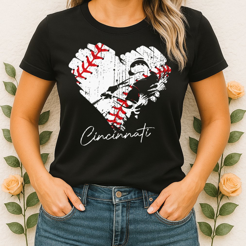 Cincinnati Baseball Heart Distressed Vintage Baseball Fans Womens T-Shirt