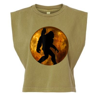 Cool Bigfoot Lovers Design With Full Moon Bigfoot Garment-Dyed Women's Muscle Tee