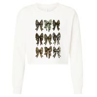 Camouflage Bow Pattern Graphic Cropped Pullover Crew