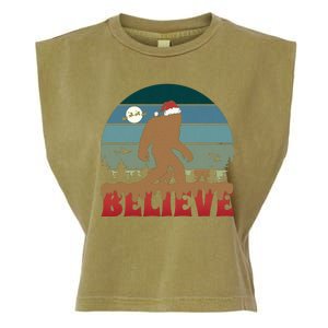 Christmas Bigfoot Retro Garment-Dyed Women's Muscle Tee