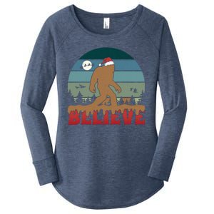 Christmas Bigfoot Retro Women's Perfect Tri Tunic Long Sleeve Shirt