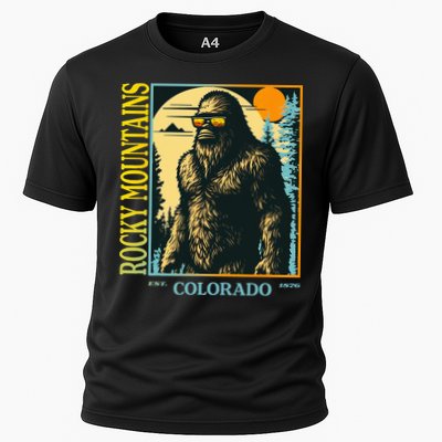 Colorado Bigfoot Retro Vintage Cool Sasquatch Yeti Performance Shirt