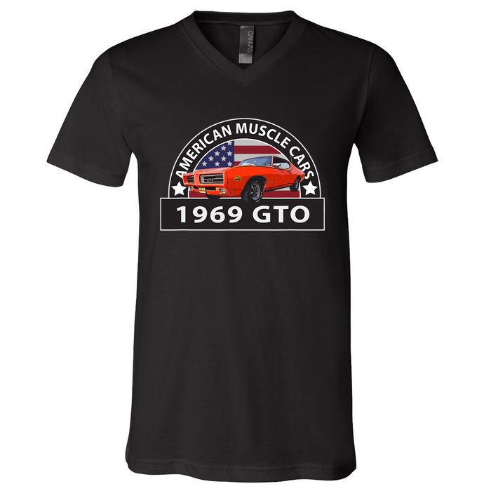 CLASSIC CARS 1969 GTO AMERICAN MUSCLE CARS VINTAGE 60s V-Neck T-Shirt