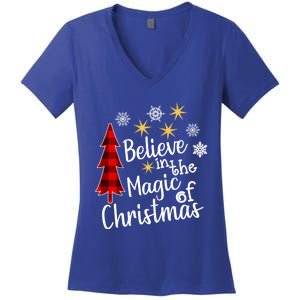 Cute Casual Believe In Magic Of Christmas Tree Buffalo Plaid Gift Women's V-Neck T-Shirt