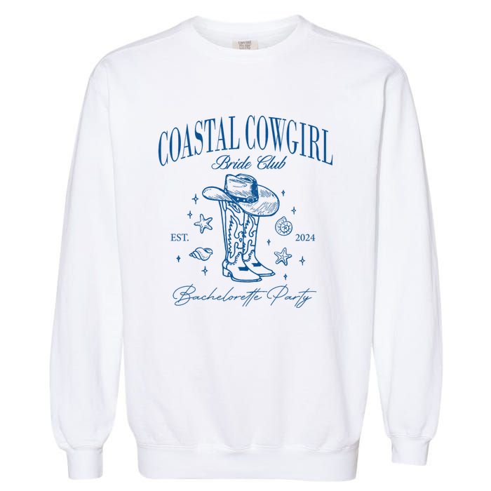 Coastal Cowgirl Bride Club Beach Bachelorette Party 2024 Garment-Dyed Sweatshirt