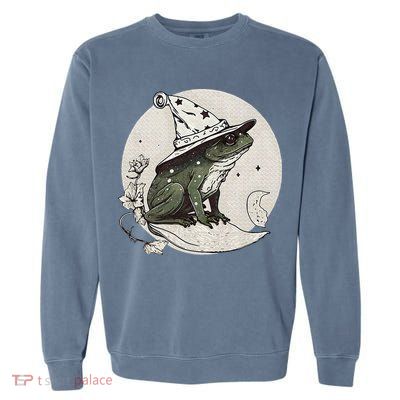 Cute Cottagecore Frog Wizard Hat Aesthetic Dark Moon Garment-Dyed Sweatshirt
