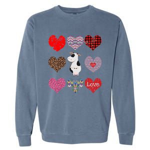 Cute Cow Funny Cow Lover Retro Hearts Pattern Valentines Day Gift Garment-Dyed Sweatshirt