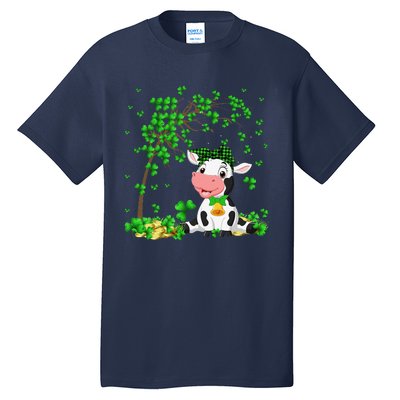 Cute Cow Holding Lucky Shamrock Leaf Farmer St Patrick's Day Tall T-Shirt