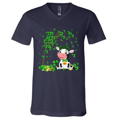 Cute Cow Holding Lucky Shamrock Leaf Farmer St Patrick's Day V-Neck T-Shirt