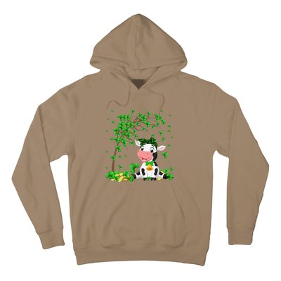 Cute Cow Holding Lucky Shamrock Leaf Farmer St Patrick's Day Hoodie