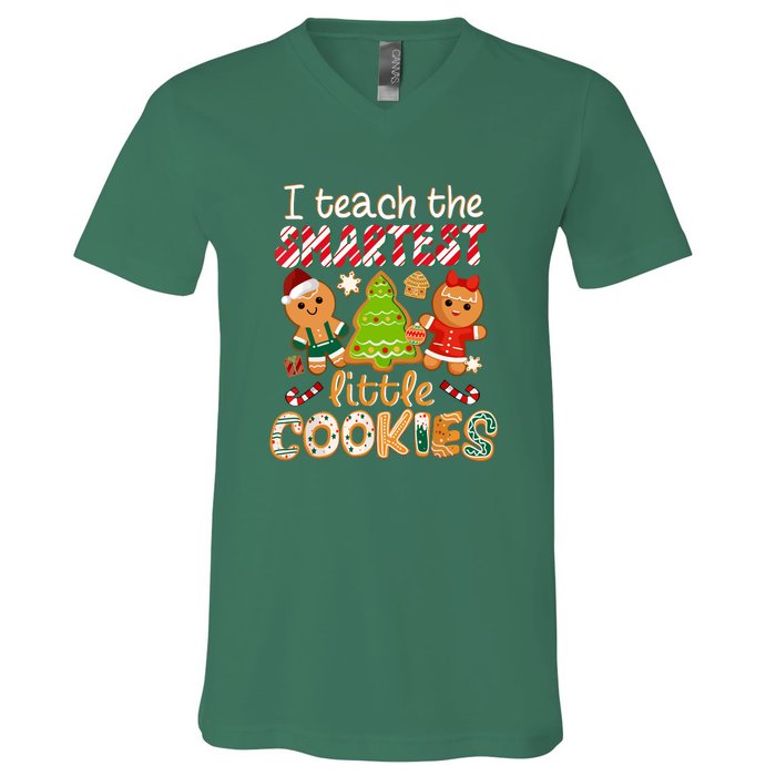 Cute Christmas I Teach The Smartest Little Cookies Teacher Gift V-Neck T-Shirt