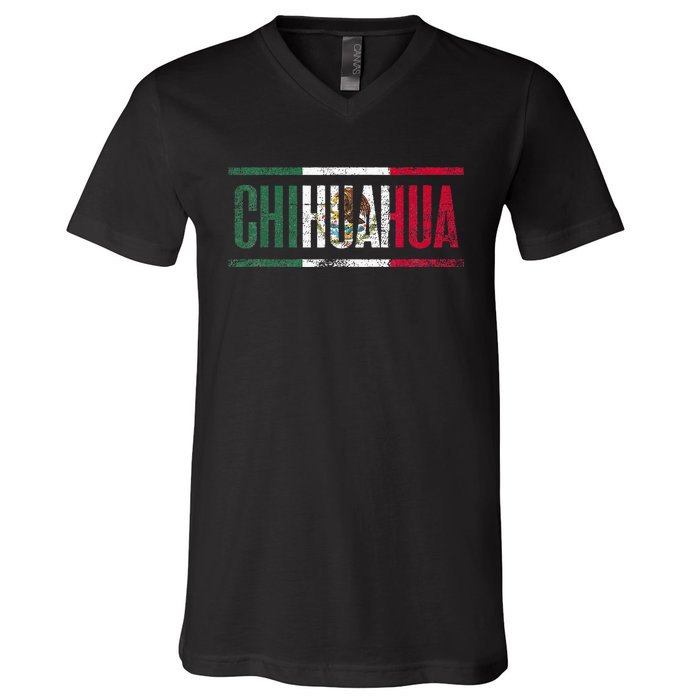 Chihuahua Con La Bandera De México V-Neck T-Shirt