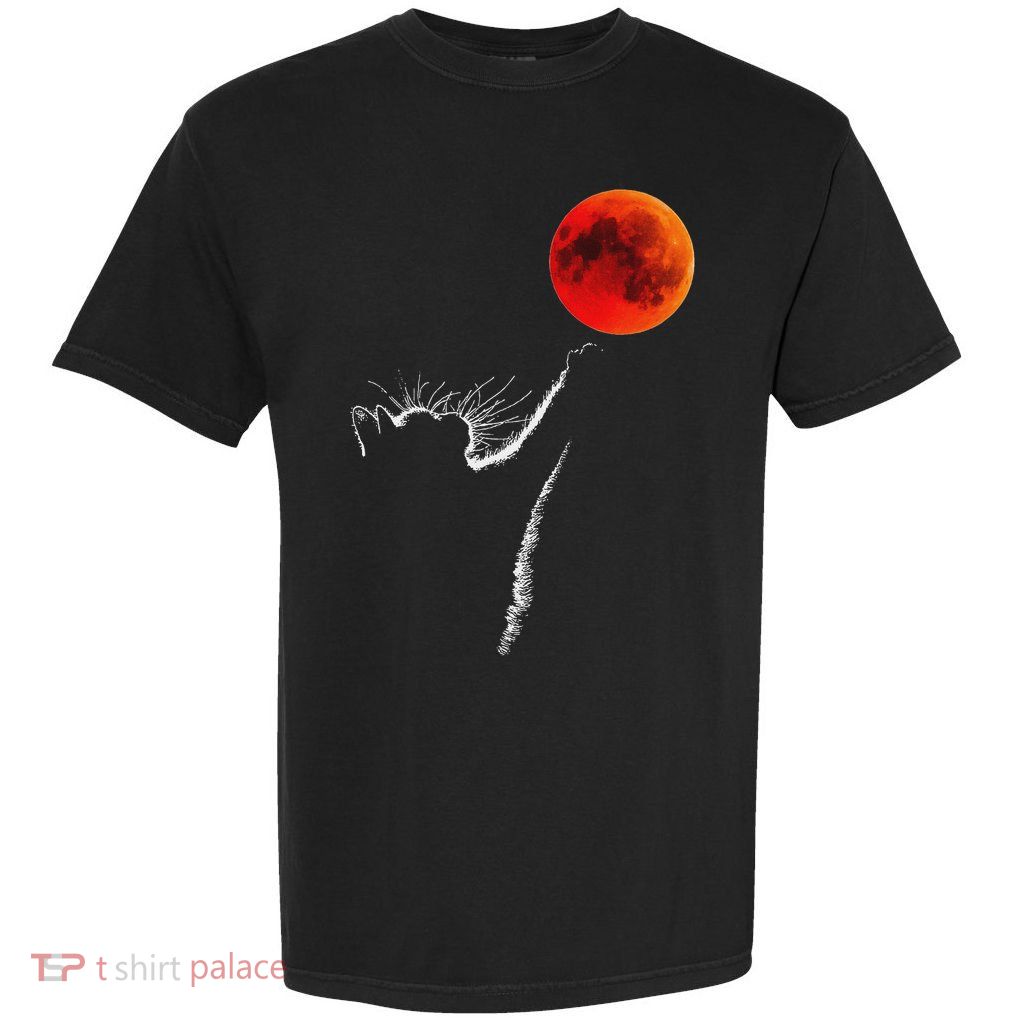 Curious Cat Meets The Blood Moon Lunar Eclipse 14 March 2025 Garment-Dyed Heavyweight T-Shirt