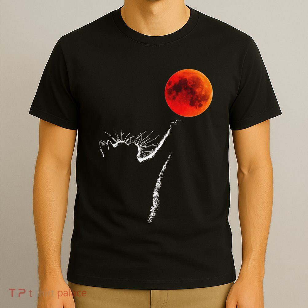 Curious Cat Meets The Blood Moon Lunar Eclipse 14 March 2025 T-Shirt