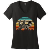 Cowboy Cat Meowdy Funny Cute Vintage Cat Women's V-Neck T-Shirt