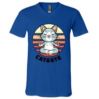 Cute Cat Meditating I Namaste Cataste Yoga Pun Funny Cat Cool Gift V-Neck T-Shirt