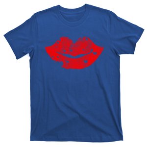 Cute Cloudy Red Lips Cool Gift Hearts Distressed Valentine's Day Gift T-Shirt