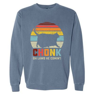 Chonk Cat Scale Meme Funny Retro Style Vintage Cats Memes Gift Garment-Dyed Sweatshirt