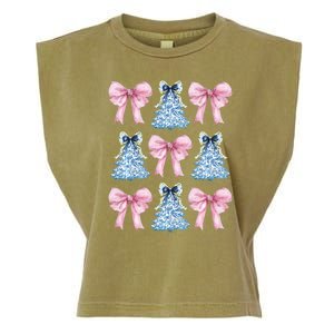 Chinoiserie Christmas Tree Coquette Bow Grandmillennial Garment-Dyed Women's Muscle Tee