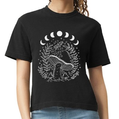 Cottagecore Dark Academia Aesthetic Mushroom Moon Witchy Comfort Colors Boxy T-Shirt