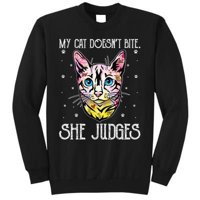 Cat Doesn't Bite She Judges Cat Mom Sarcastic Cat Dad Sweatshirt