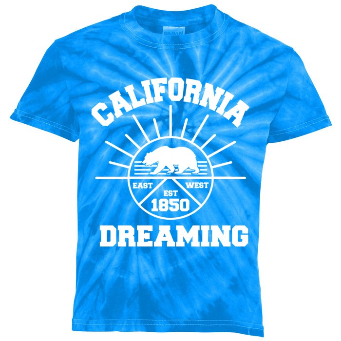 California Dreaming California State Flag Bear Gift Cool Beach Cute Gift Kids Tie-Dye T-Shirt