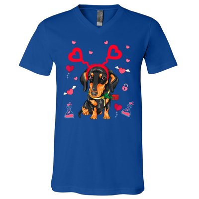 Cute Dachshund Valentine's Day Dachshund Dog Lover Valentine Gift V-Neck T-Shirt