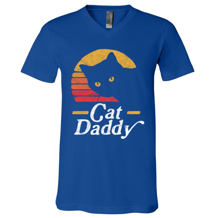 Cat Daddy Vintage Eighties Style Cat Retro Distressed Funny Gift V-Neck T-Shirt