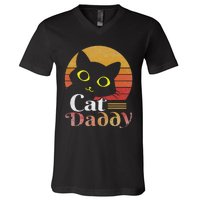 Cat Daddy Vintage Eighties Style Cat Retro Distressed V-Neck T-Shirt