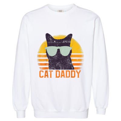 Cat Daddy Vintage Eighties Style Cat Retro Distressed Garment-Dyed Sweatshirt